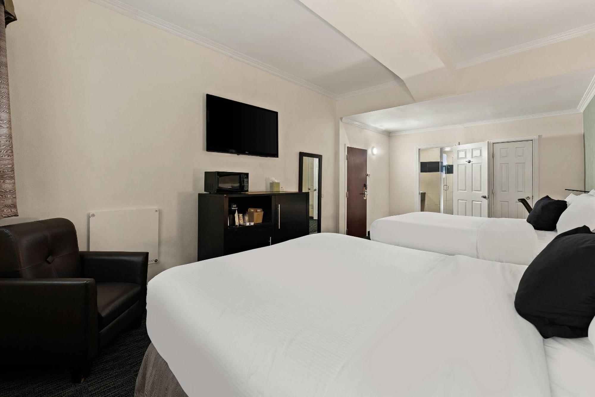 Quality Center Inn 2*