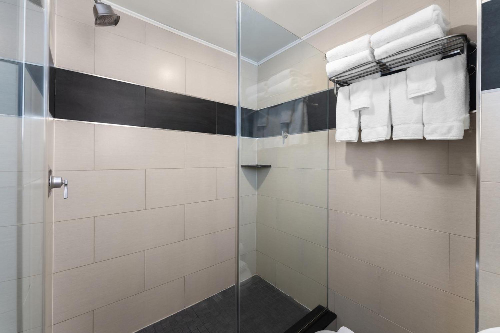 Quality Center Inn 2*
