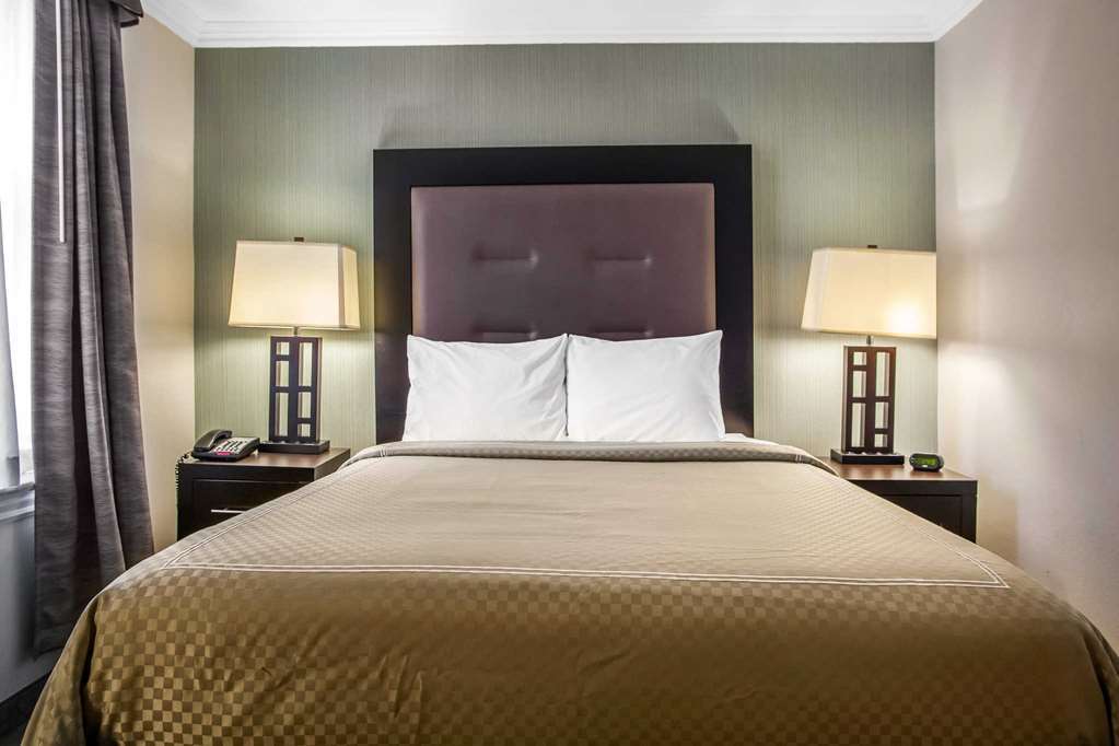 Quality Center Inn 2*