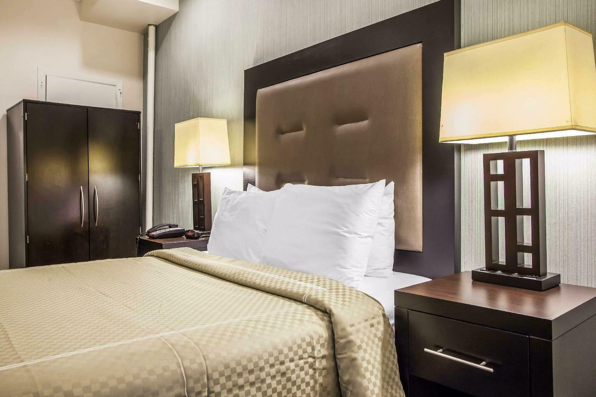 Quality Center Inn 2*